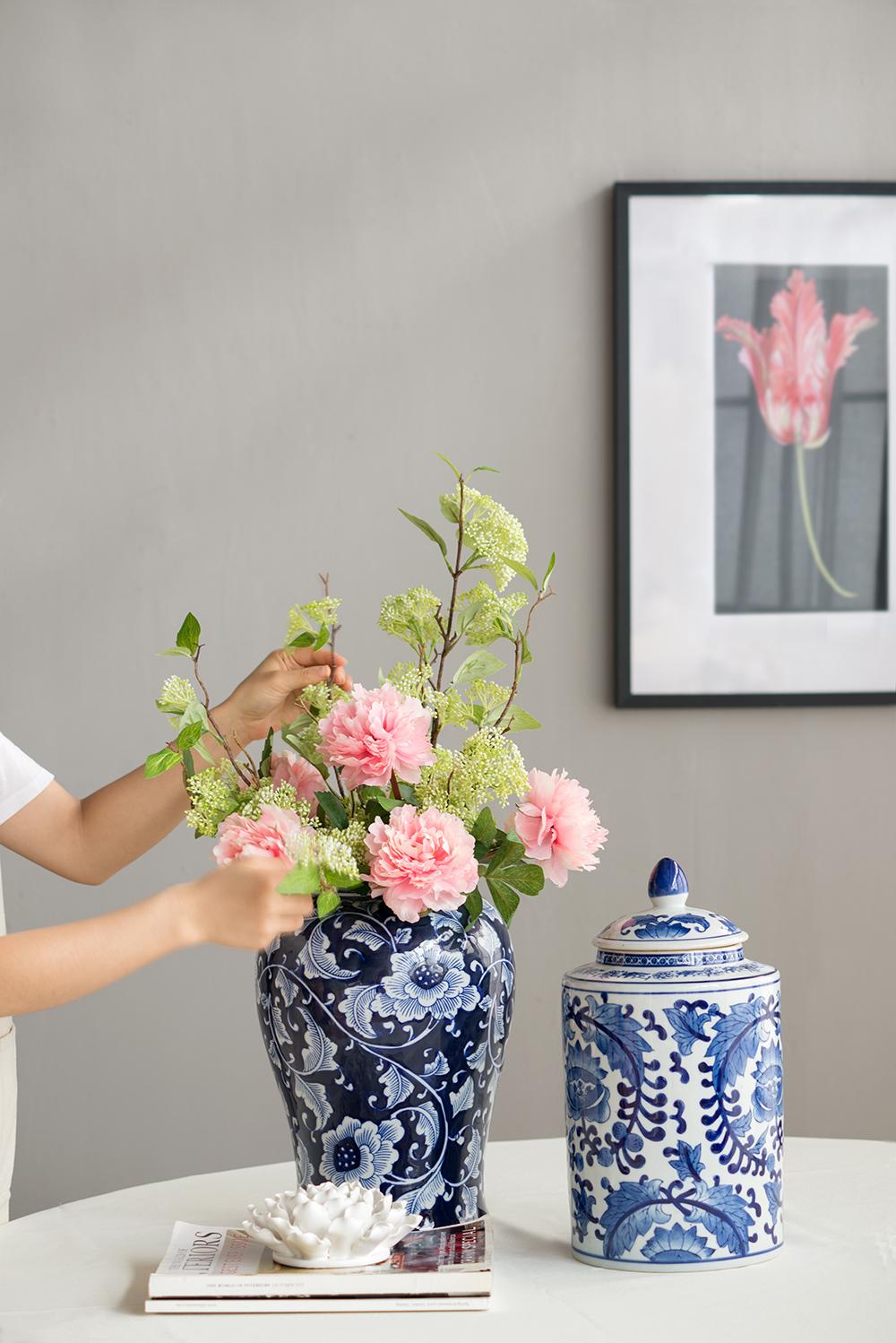 Porcelain Decorative Ginger Jar with Classic Floral Pattern - Blue