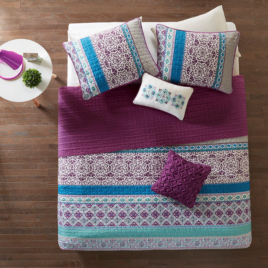 Full/Queen Reversible Quilt Set with Throw Pillows - Boho Prints