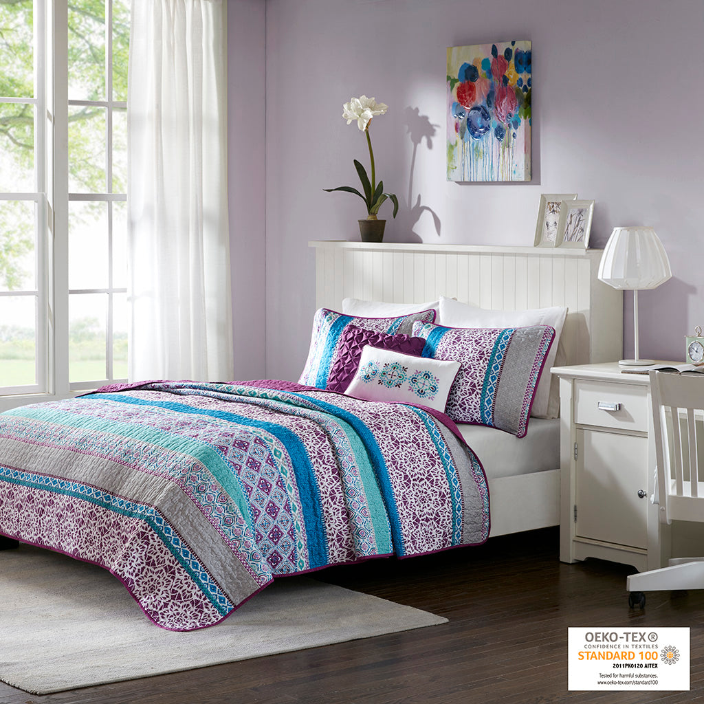Full/Queen Reversible Quilt Set with Throw Pillows - Boho Prints