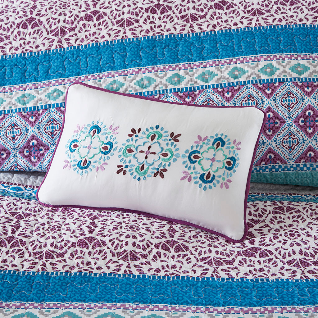 Full/Queen Reversible Quilt Set with Throw Pillows - Boho Prints
