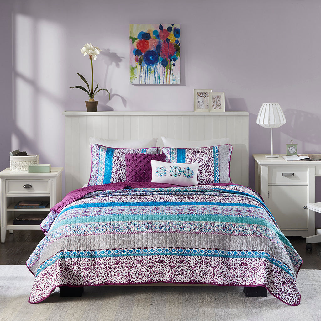 Full/Queen Reversible Quilt Set with Throw Pillows - Boho Prints