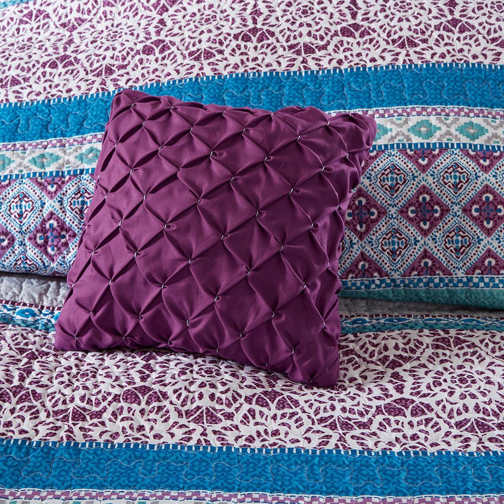 Full/Queen Reversible Quilt Set with Throw Pillows - Boho Prints