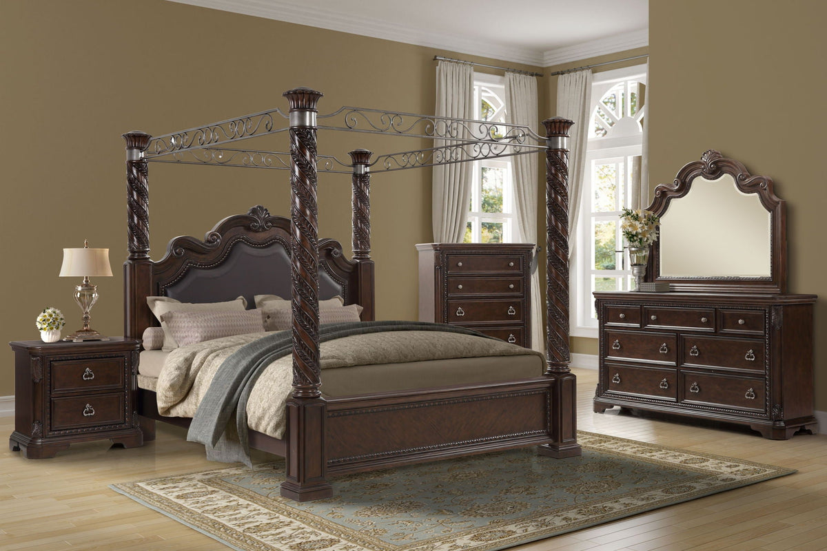 Traditional 5 Drawer Chest with Ample Storage - Mahogany