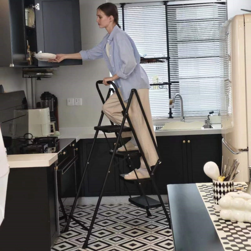 Four Step Ladder with Anti-Slip Pedals - Steel