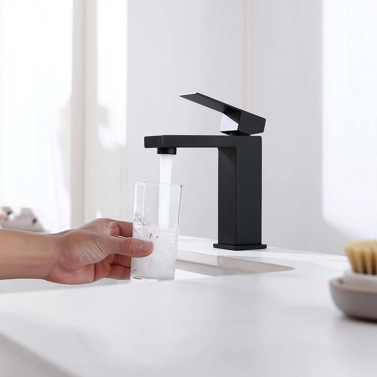 Single Handle Bathroom Faucet with Water-Saving Aerator - Matte Black