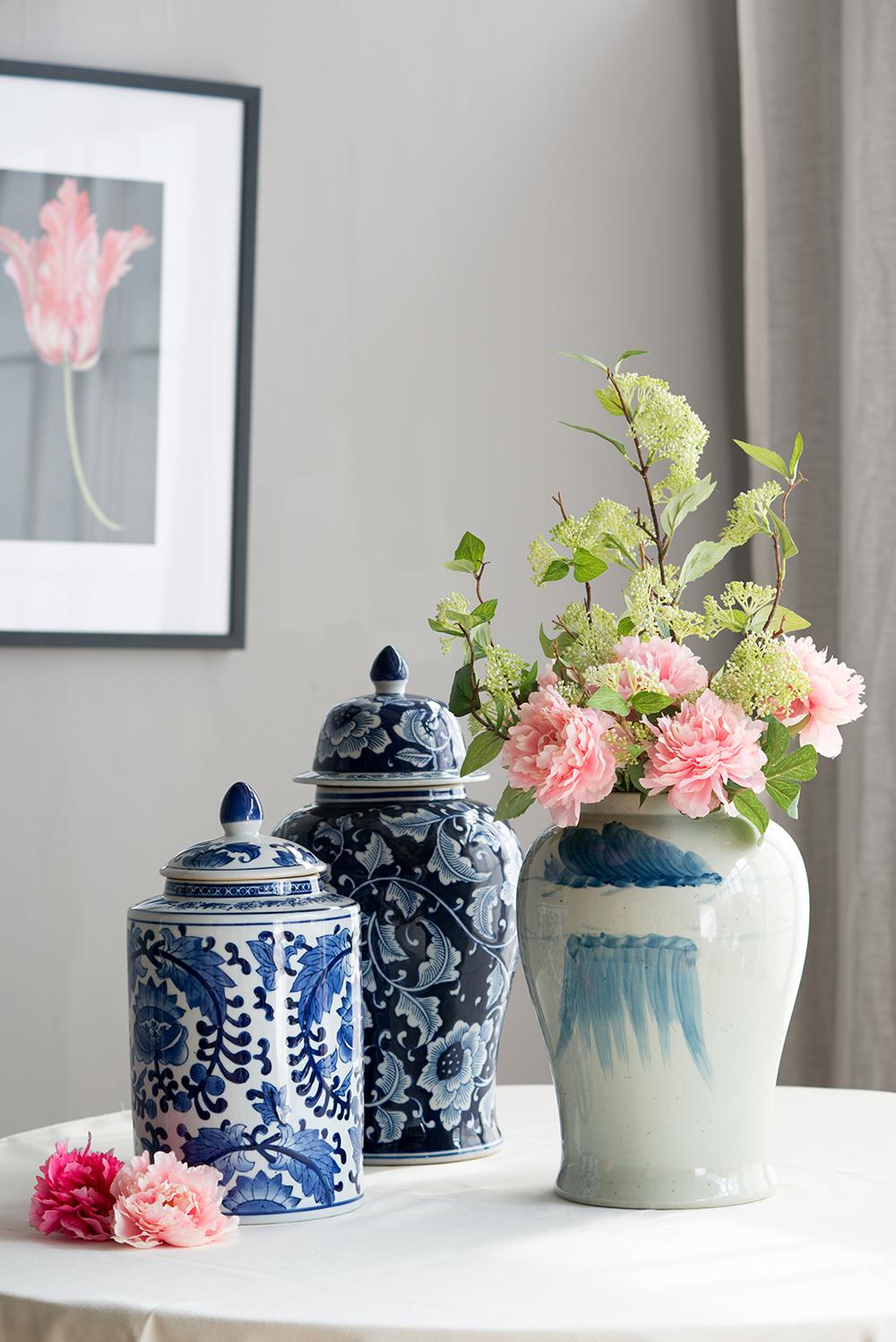 Porcelain Decorative Ginger Jar with Classic Floral Pattern - Blue