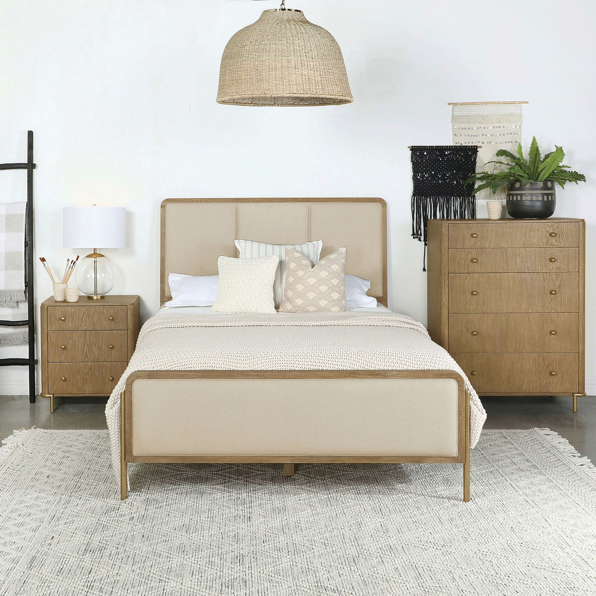Arini 56-inch Queen Panel Bed Cream and Sand Wash