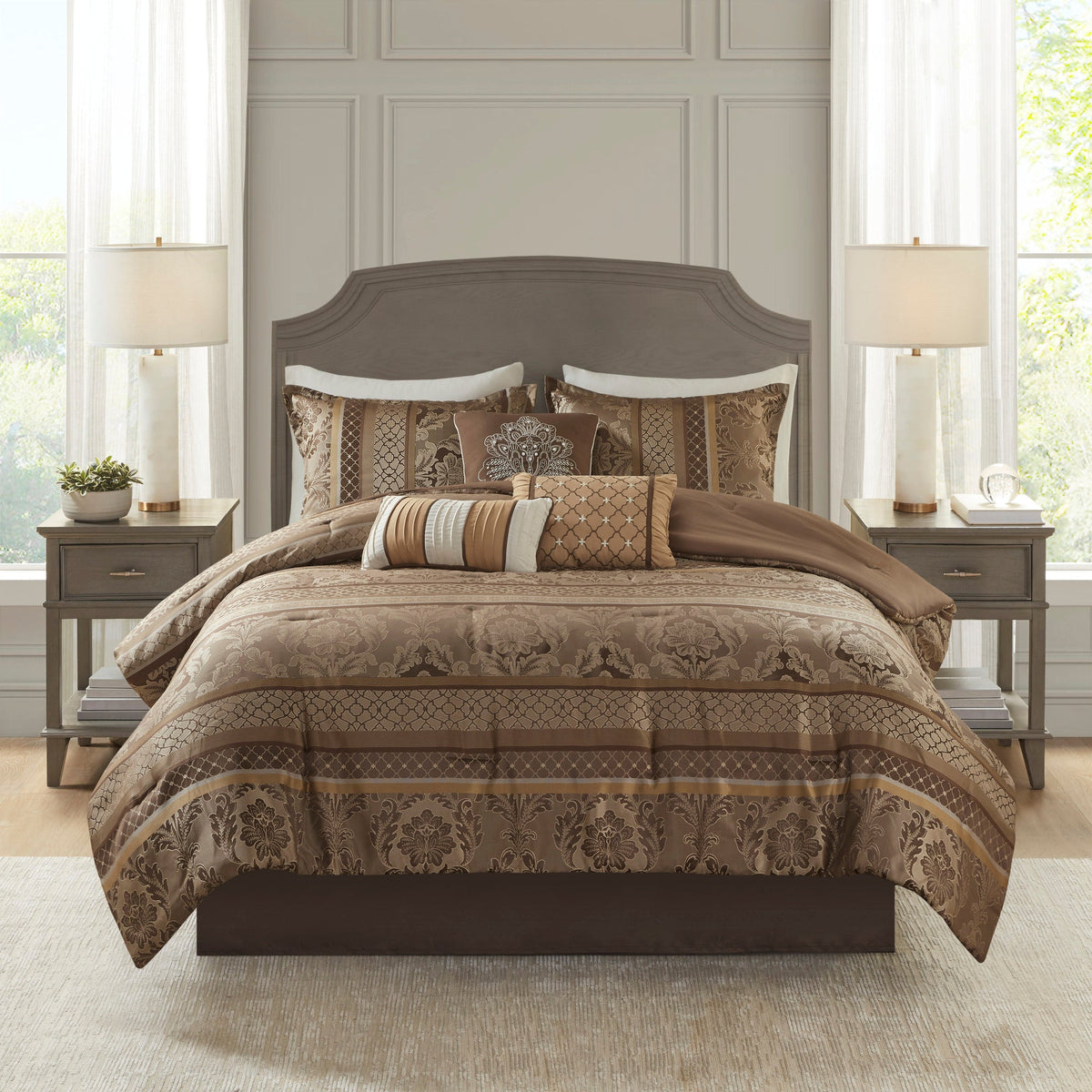 Jacquard Comforter Set with Decorative Pillows – Brown/Gold King