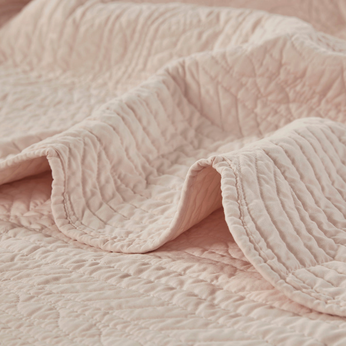 Reversible Scalloped Edge Daybed Cover Set with Antimicrobial Treatment - White or Blush