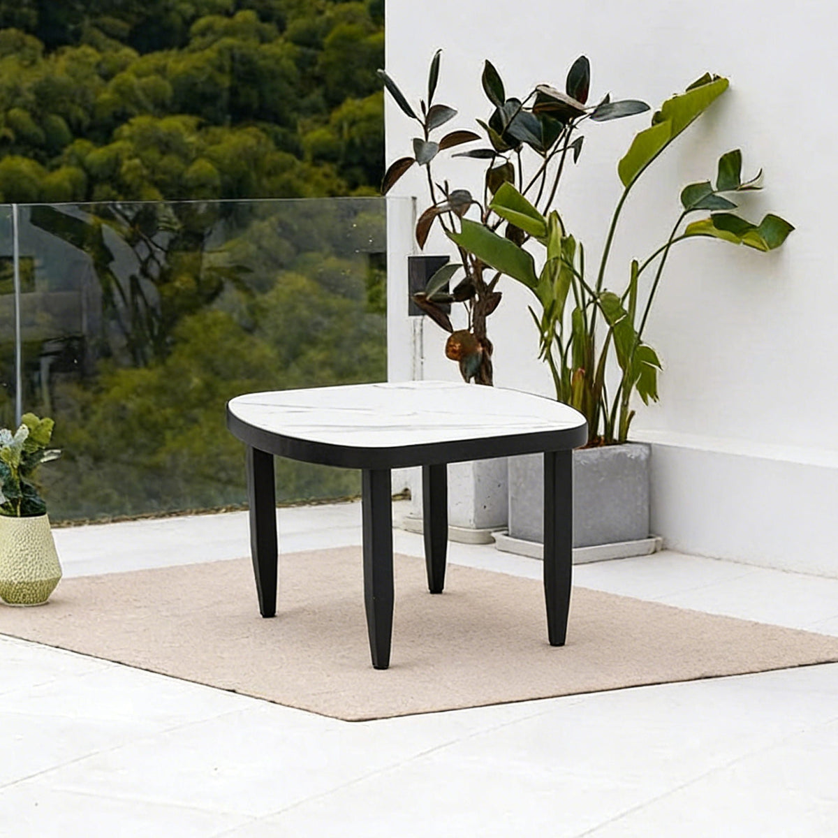 Outdoor Elegance Coffee Table with Rounded Corners – White or Black