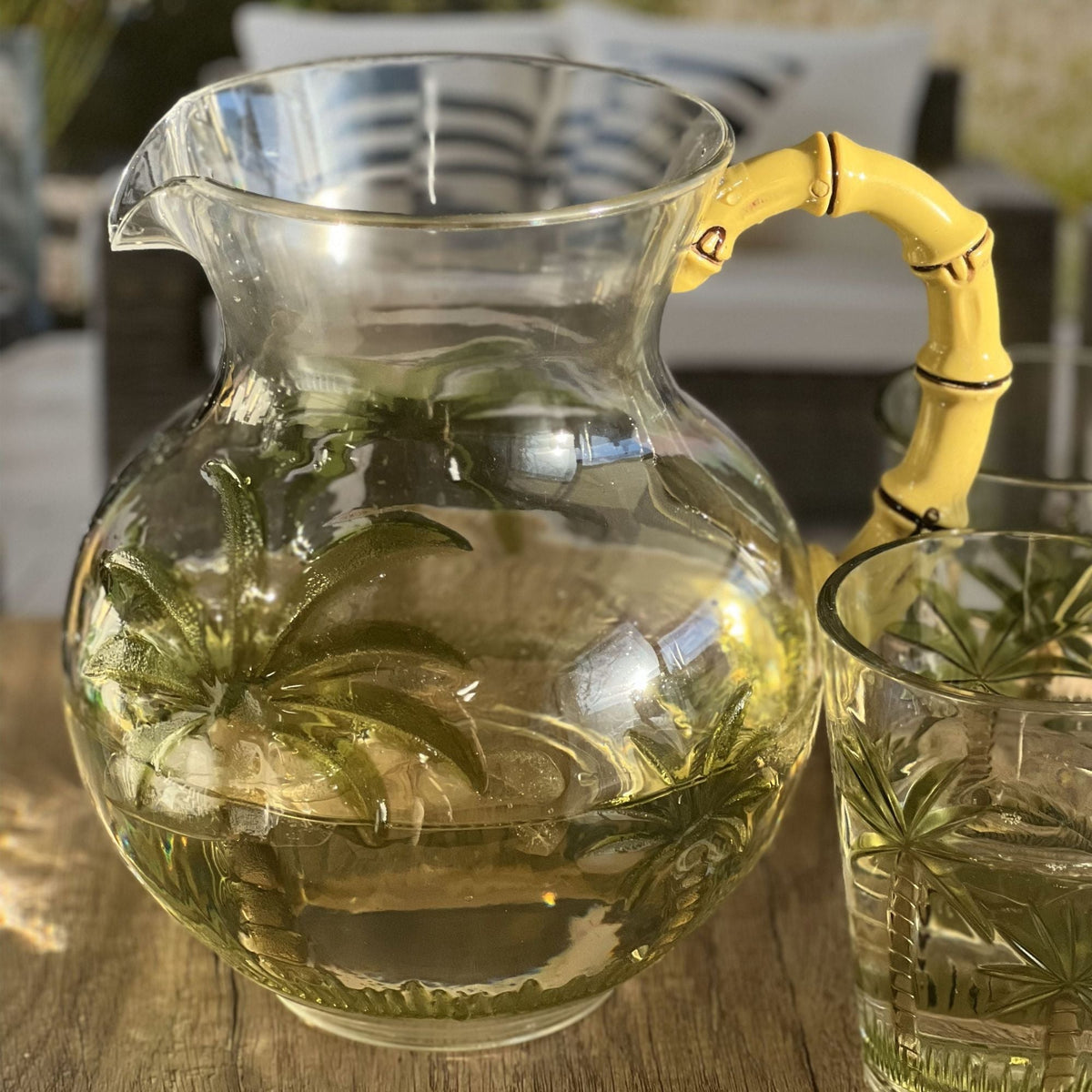 Palm Tree Design Unbreakable Plastic Water Pitcher with Lid and Spout - Clear