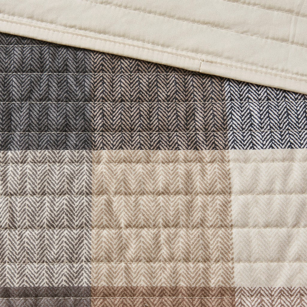Printed Herringbone Quilt Set 6 Piece with Throw Pillows - Gray Plaid