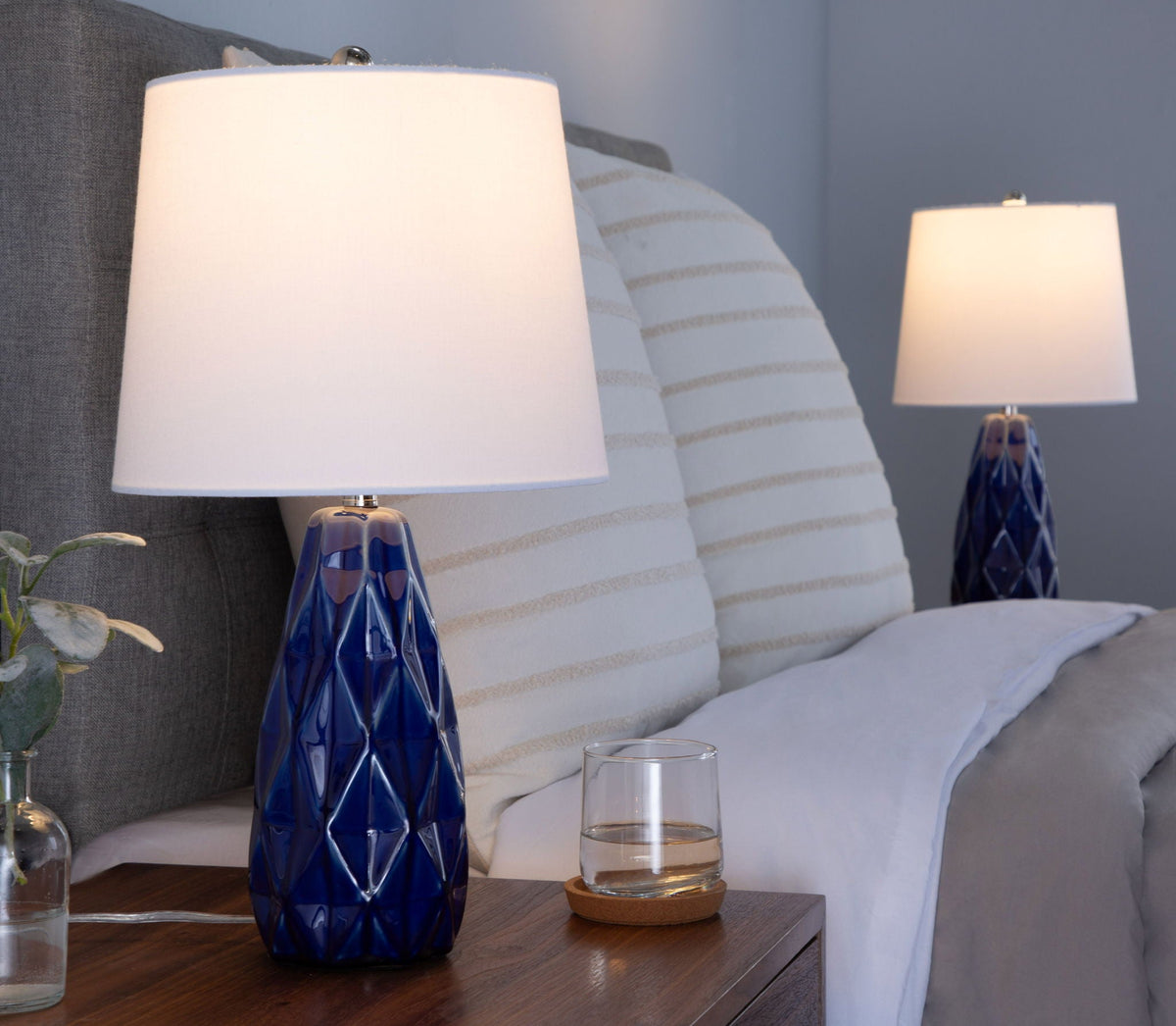 Contemporary Lamp Set of 2 with Ceramic Body - Blue