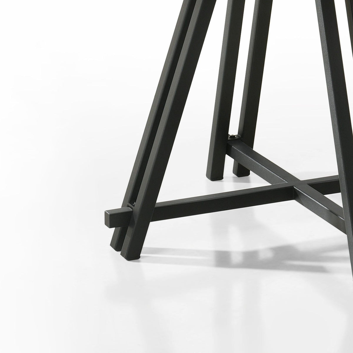 Tate Round Dining Table with Metal Base - Oak Finish
