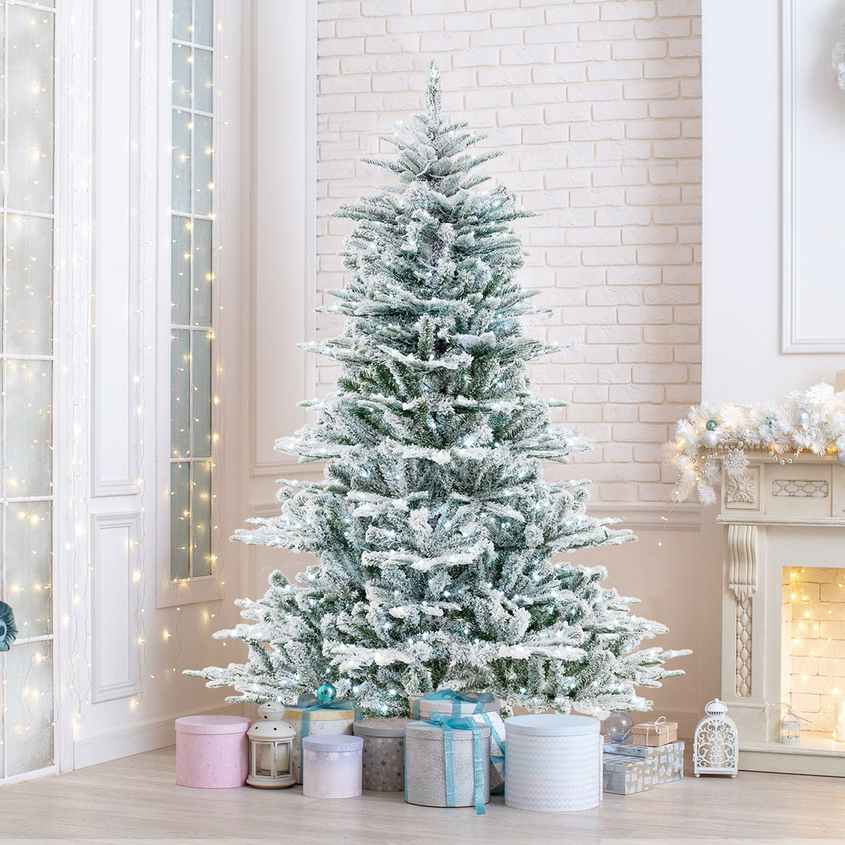 6 Feet Snow Flocked Artificial Christmas Tree with Cool White LED Lights