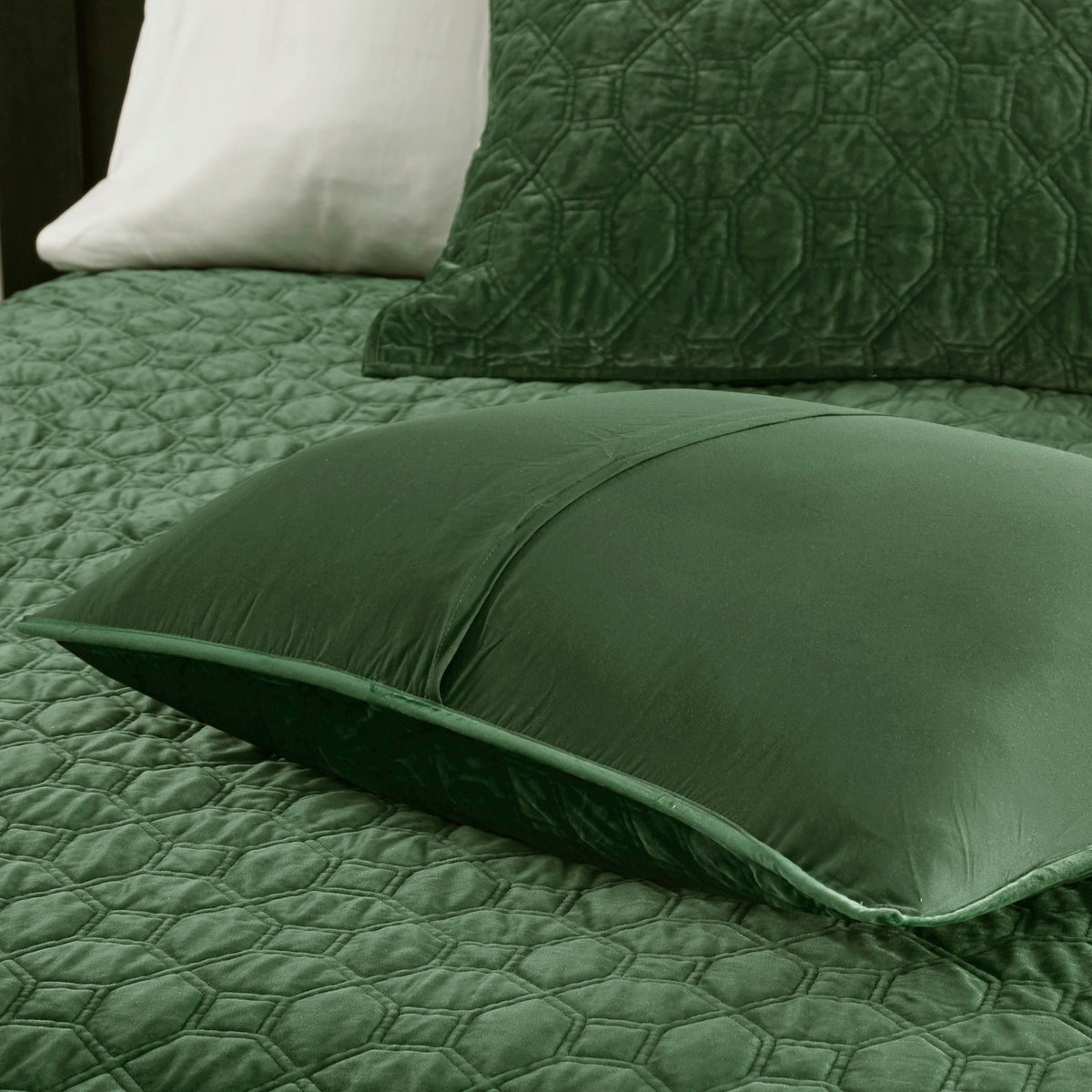 Green 3 Piece Velvet Quilt Set with Antimicrobial Finish