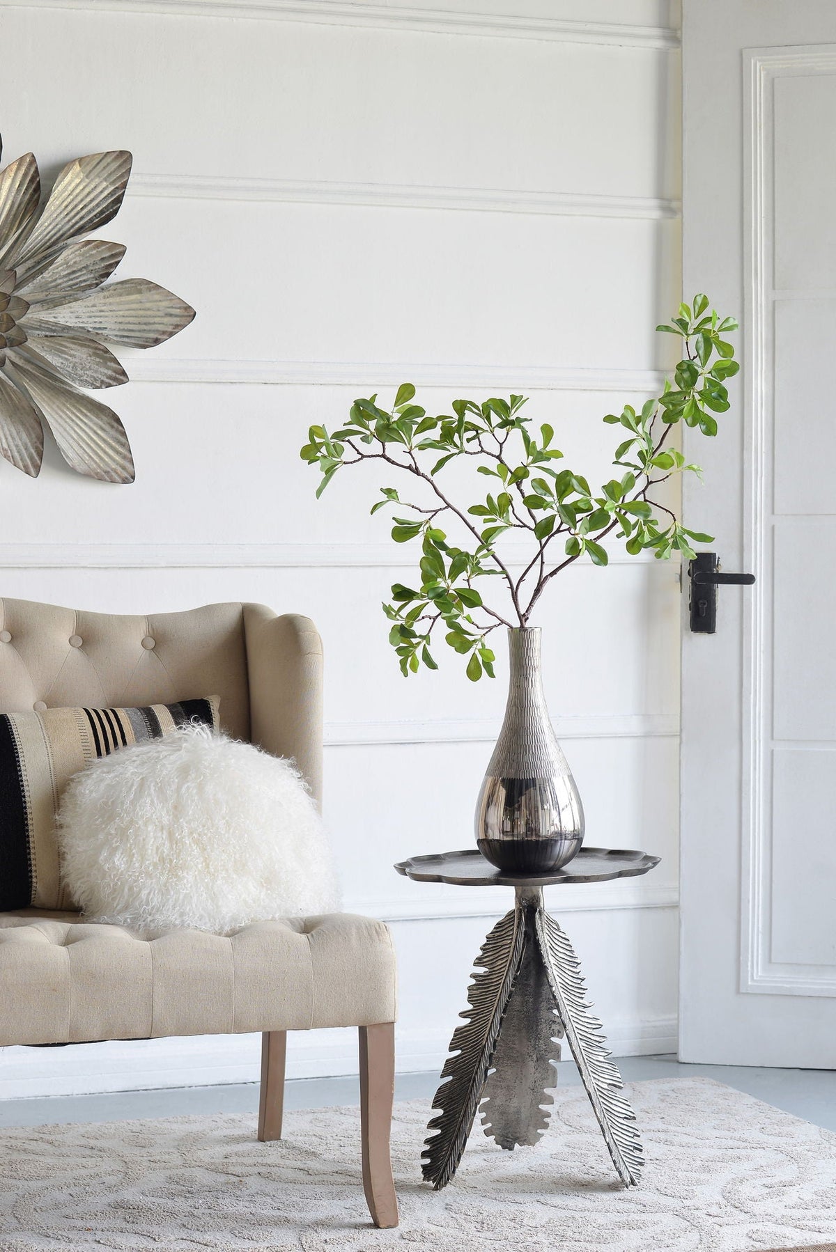 Leaf Side Table with Nature-Inspired Design - Silver