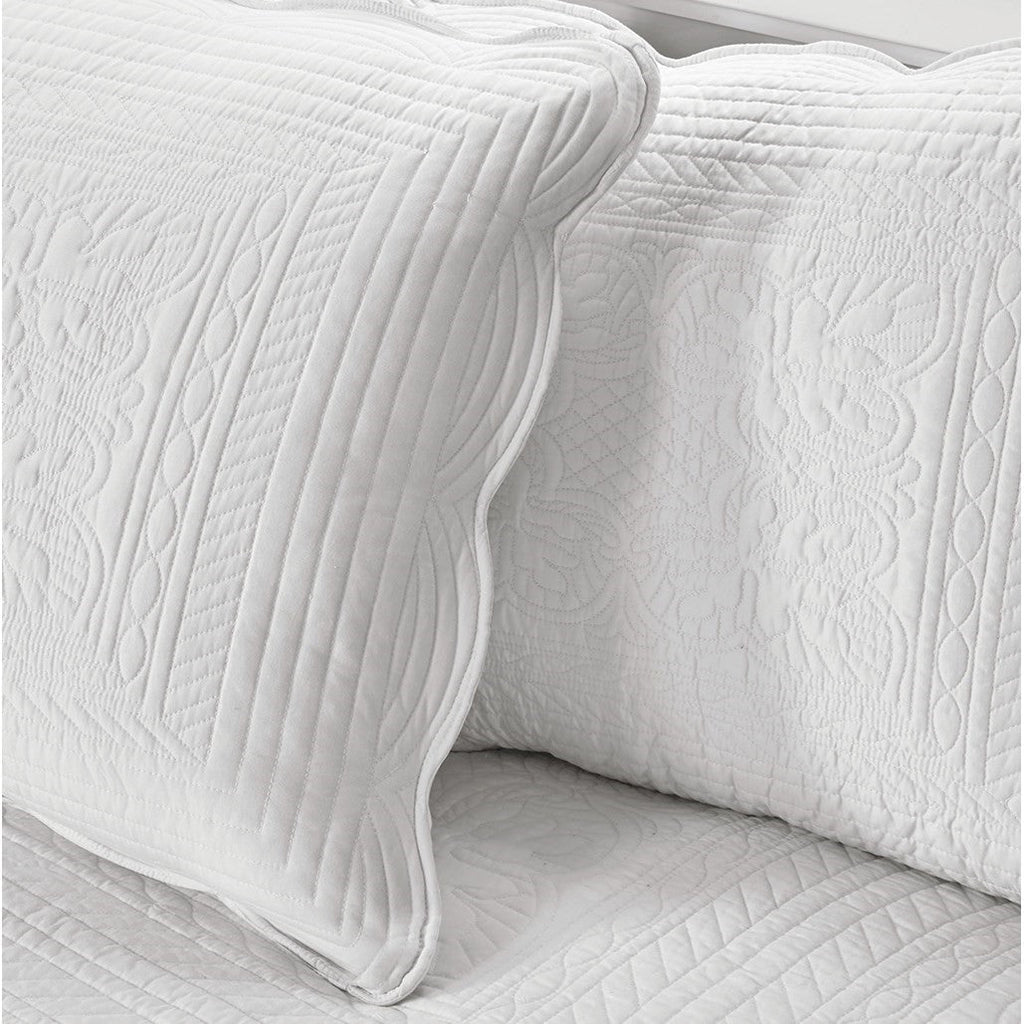 Reversible Scalloped Edge Daybed Cover Set with Antimicrobial Treatment - White or Blush