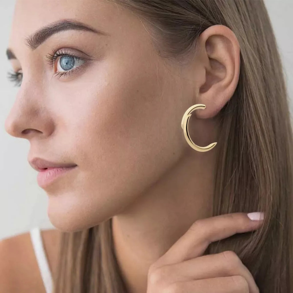 Chunky C-Hoop Earrings