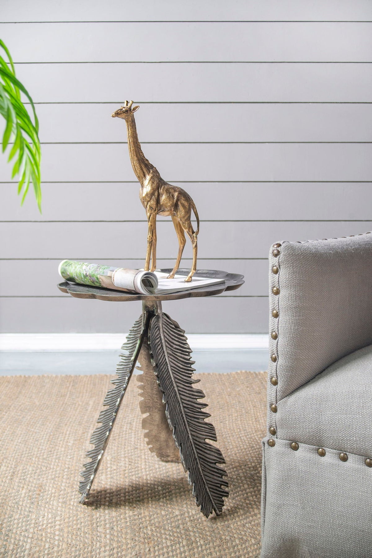Leaf Side Table with Nature-Inspired Design - Silver