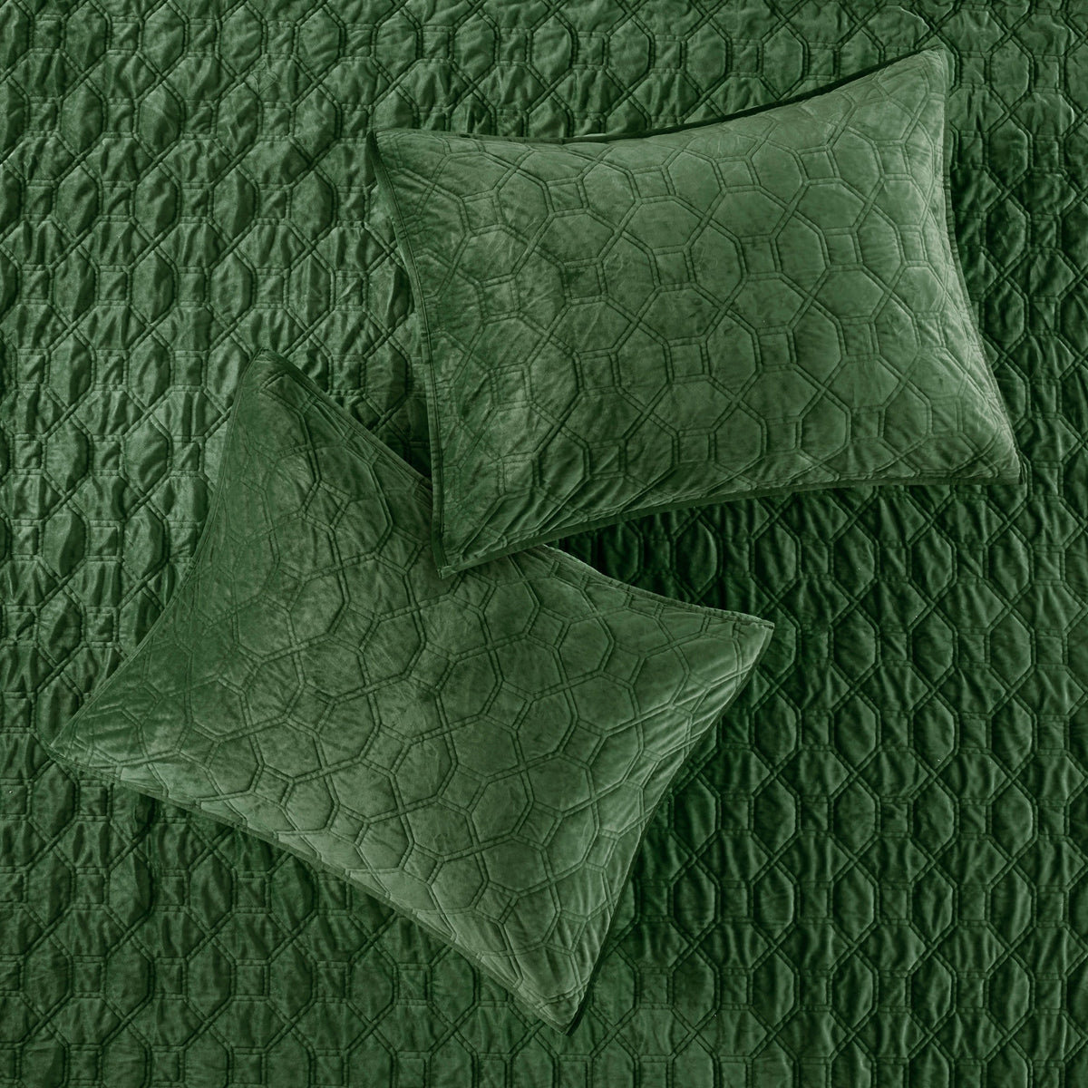 Green 3 Piece Velvet Quilt Set with Antimicrobial Finish