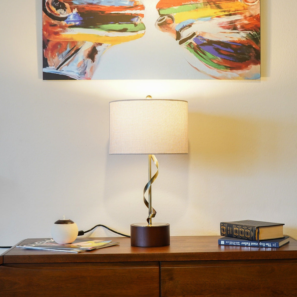 Nightstand Desk Lamp with Twisted Base - White
