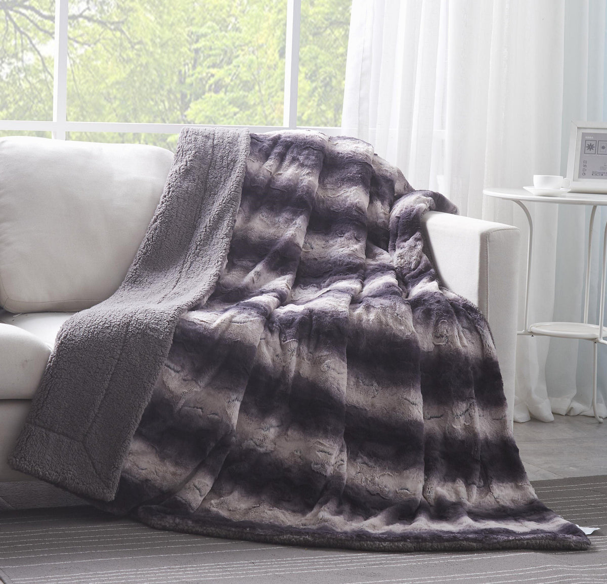 Tache Luxury Black Striped Faux Fur Throw Blanket (DY06)