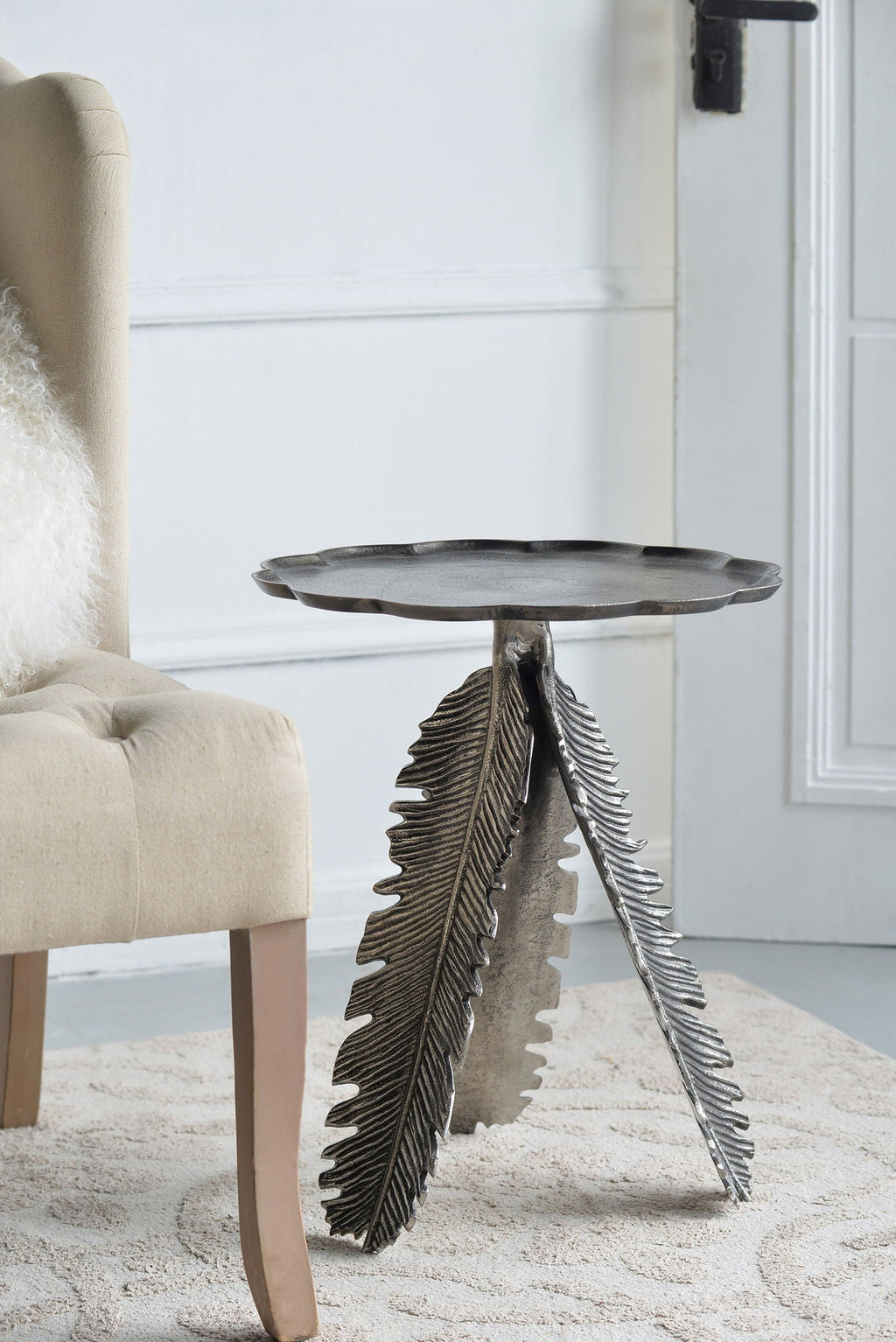 Leaf Side Table with Nature-Inspired Design - Silver