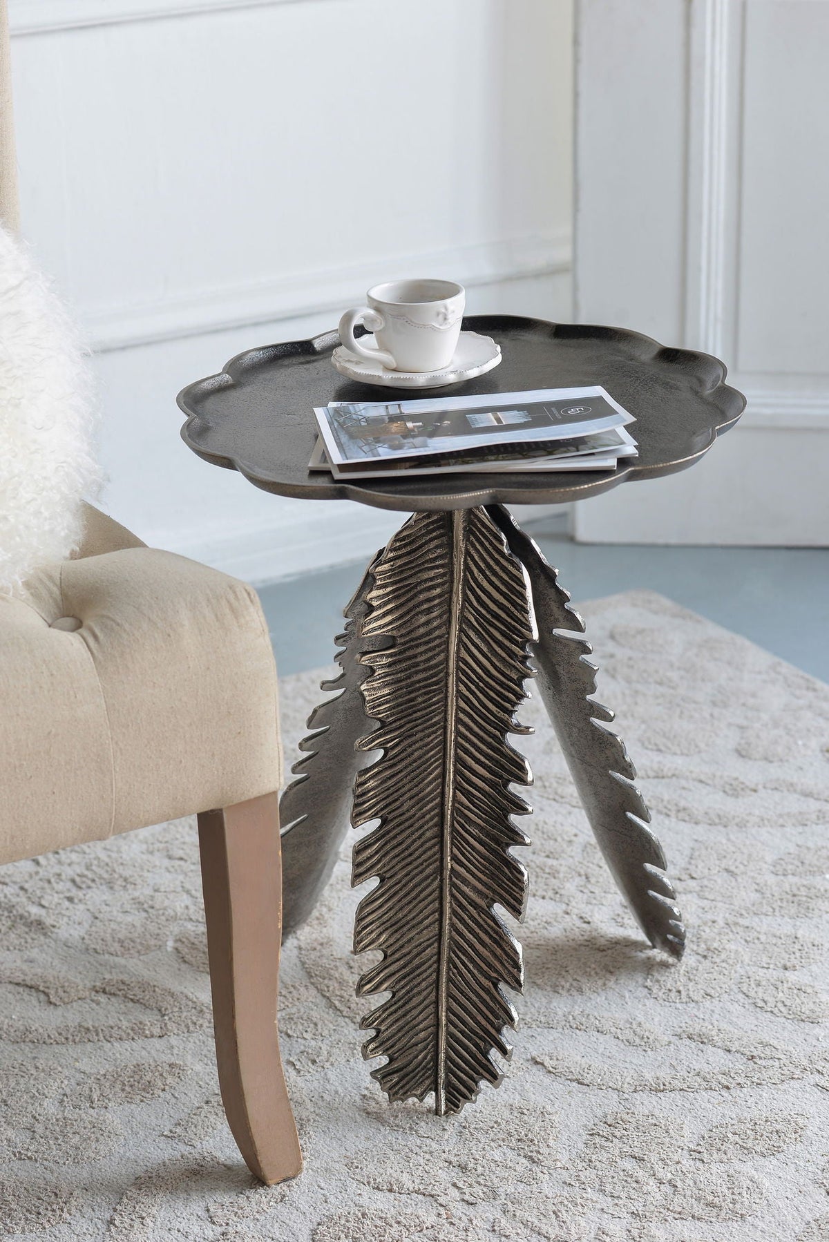 Leaf Side Table with Nature-Inspired Design - Silver
