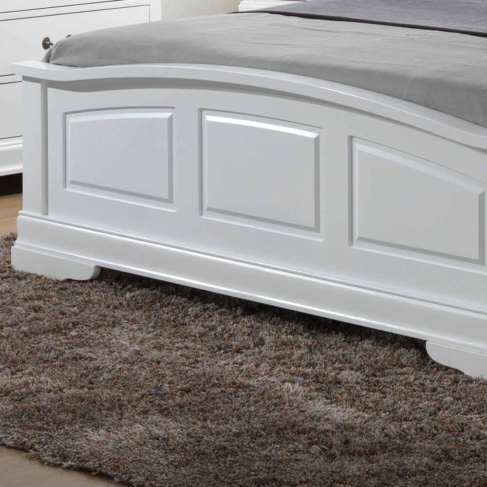 Elegantly Crafted Panel Sleigh Bed with Upholstered Panels - Multiple Colors