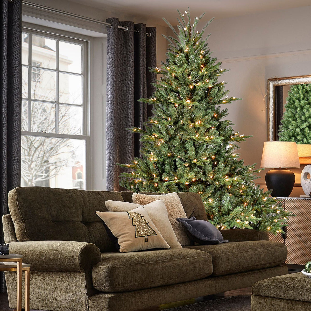 7FT Full-Shape Christmas Tree with 750 UL Lights and Metal Stand