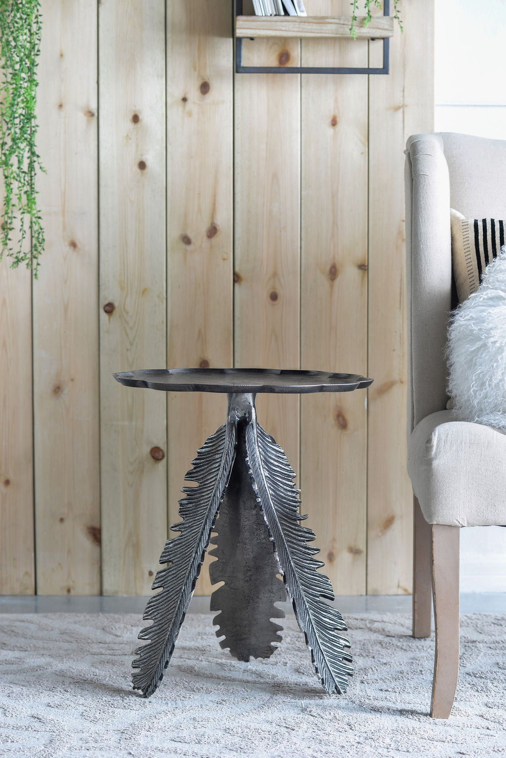 Leaf Side Table with Nature-Inspired Design - Silver