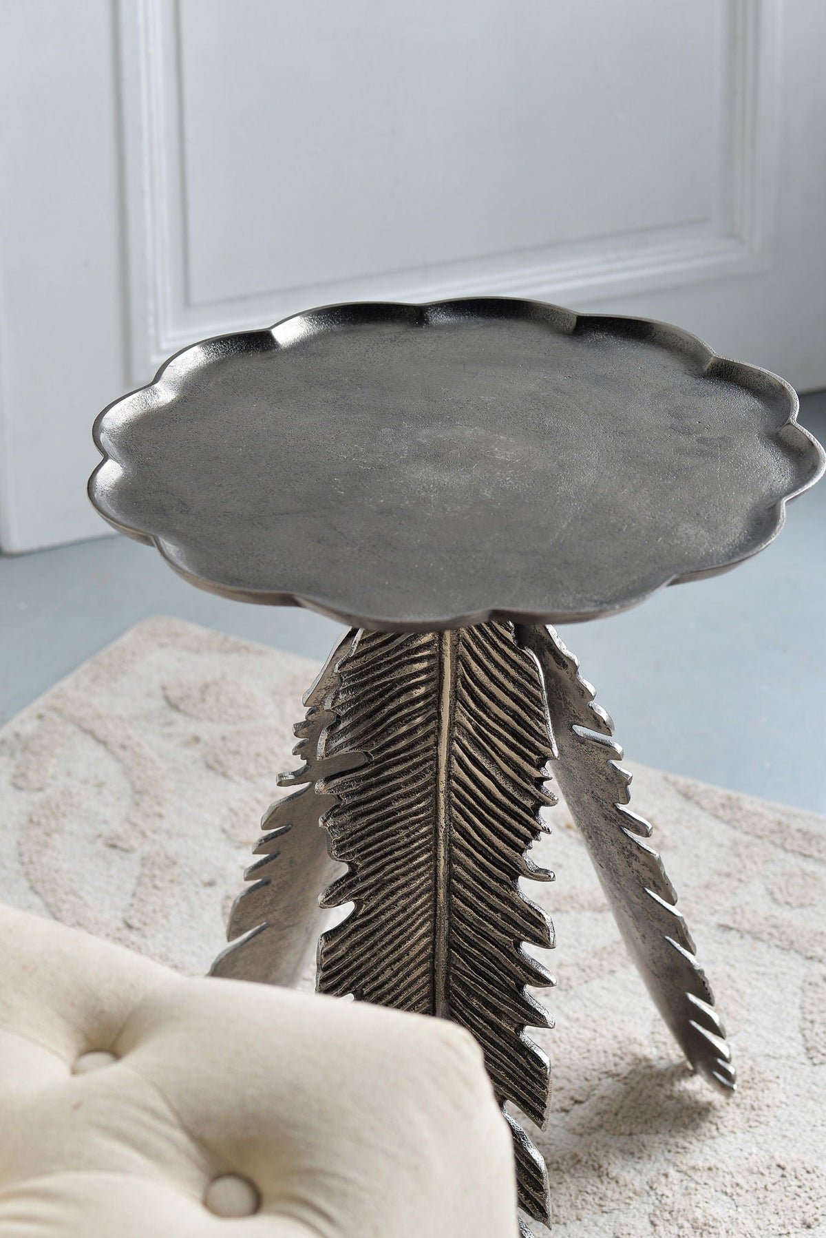 Leaf Side Table with Nature-Inspired Design - Silver