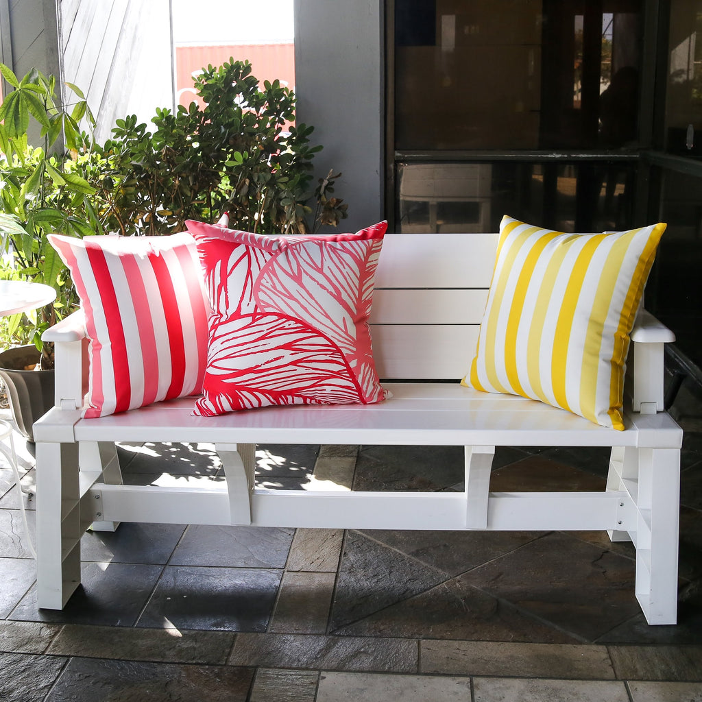 Leaf Vein Outdoor & Indoor Pillowcase with Weather-Resistant Polyester - Red