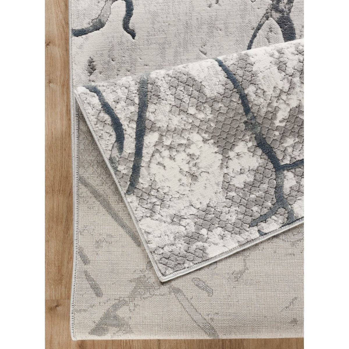 Geometric 3D Effect Area Rug with Durable Polyester - Ivory / Gray