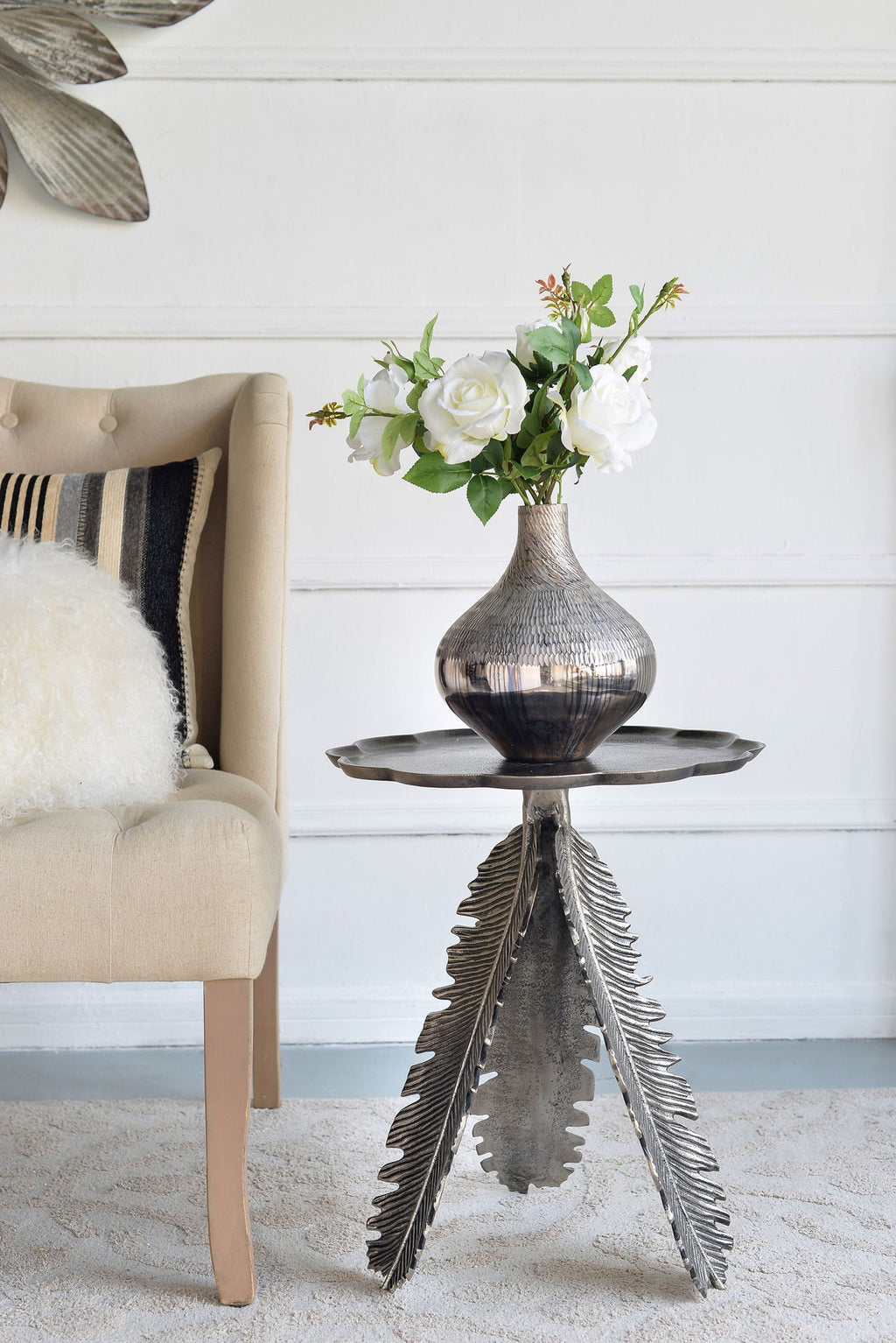 Leaf Side Table with Nature-Inspired Design - Silver