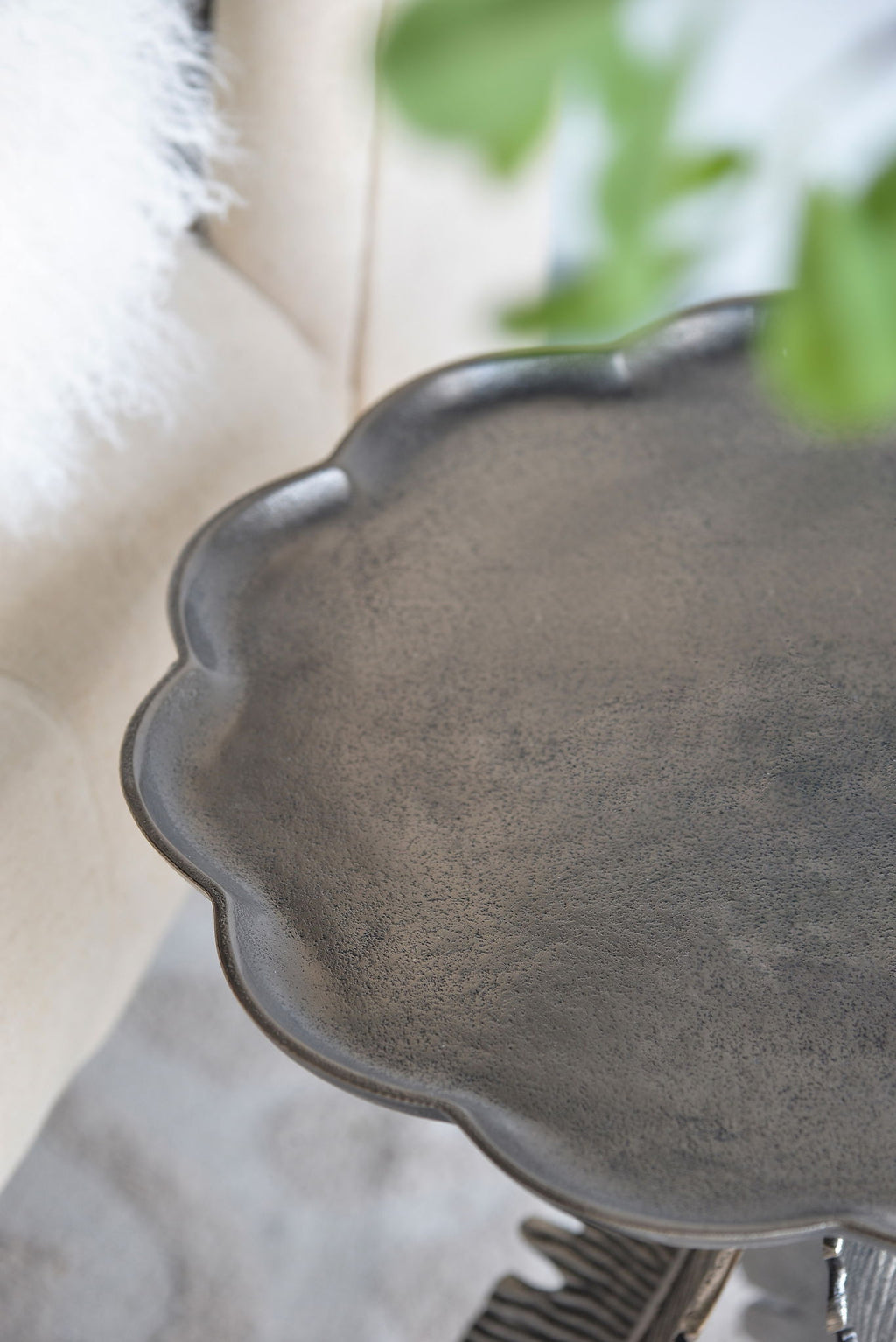 Leaf Side Table with Nature-Inspired Design - Silver