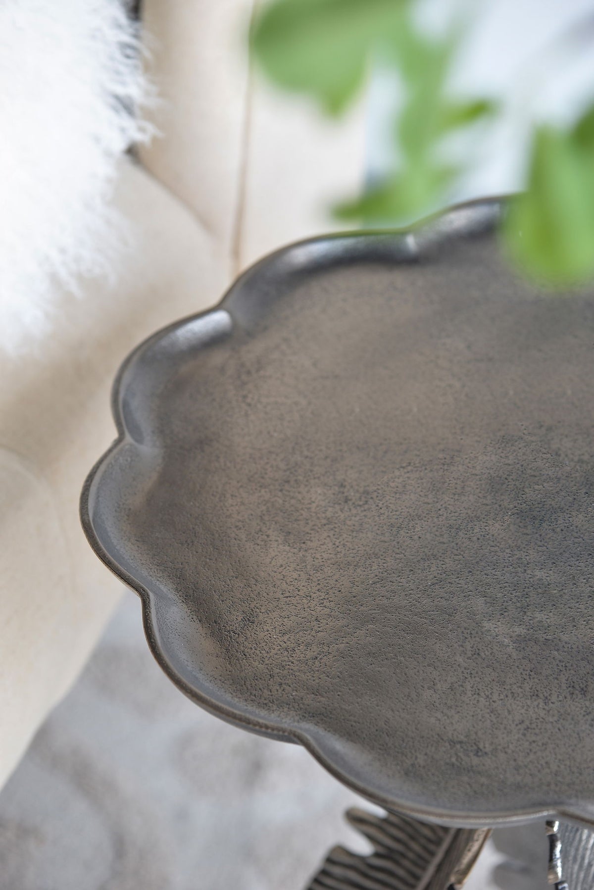 Leaf Side Table with Nature-Inspired Design - Silver