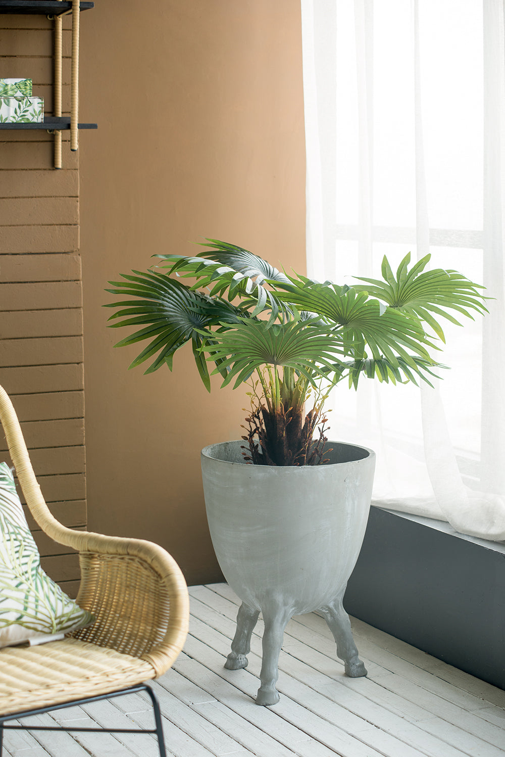 Cement Planter with Legs with Realistic Texture - Gray