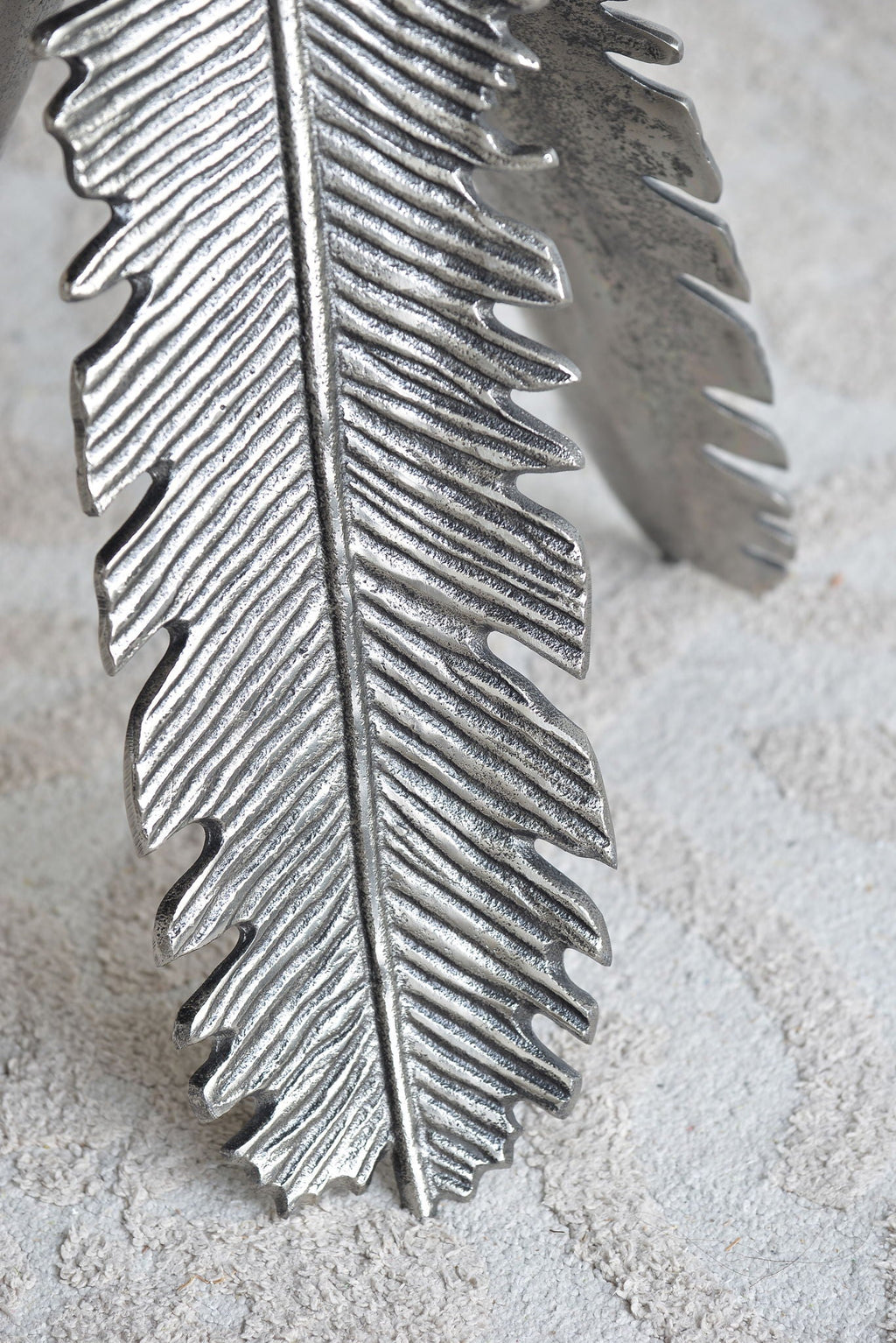 Leaf Side Table with Nature-Inspired Design - Silver