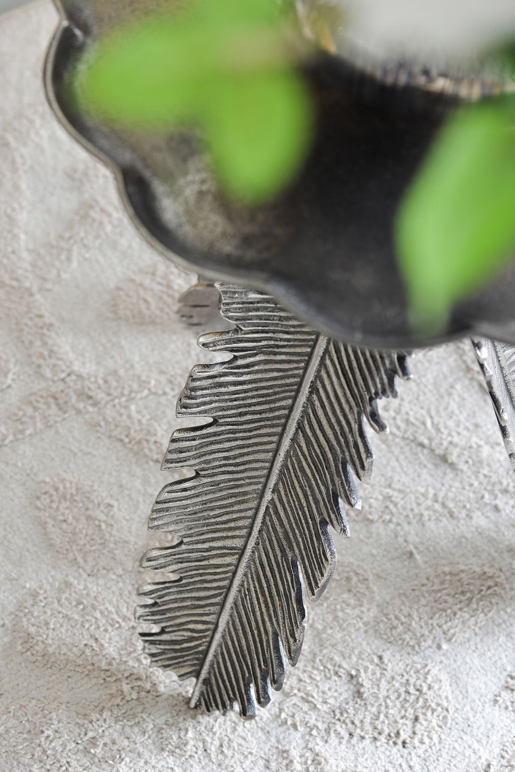 Leaf Side Table with Nature-Inspired Design - Silver