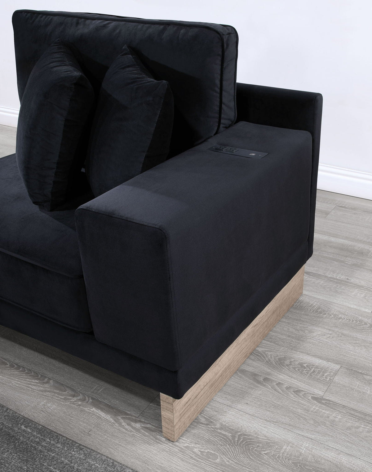 Reversible Sectional Sofa with Storage Compartment and Charging Outlets - Memphis