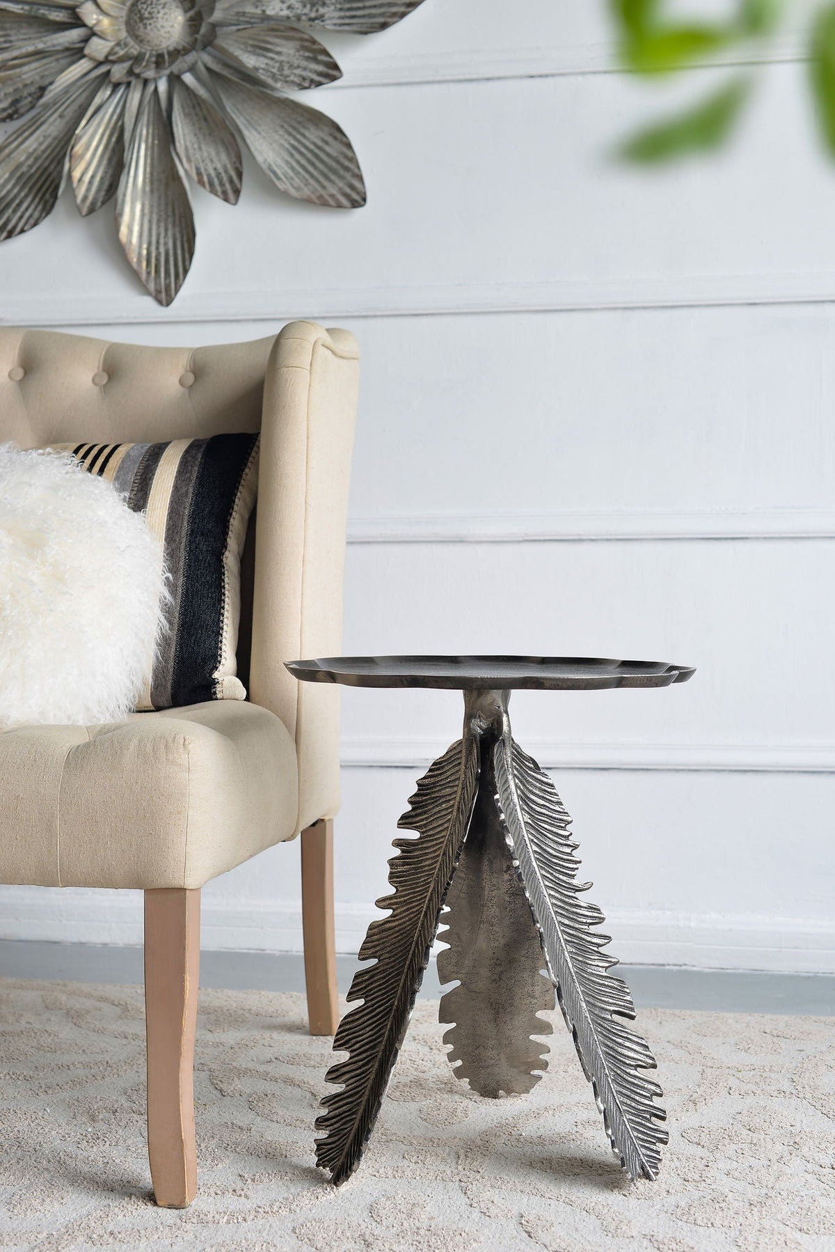 Leaf Side Table with Nature-Inspired Design - Silver
