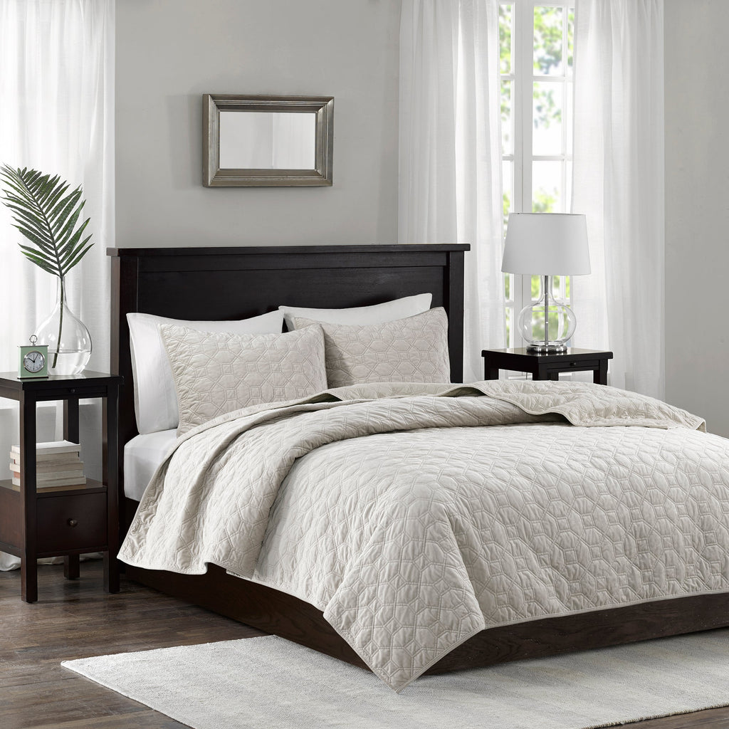 Ivory Velvet Quilt Set with Geometric Quilting - Full/Queen