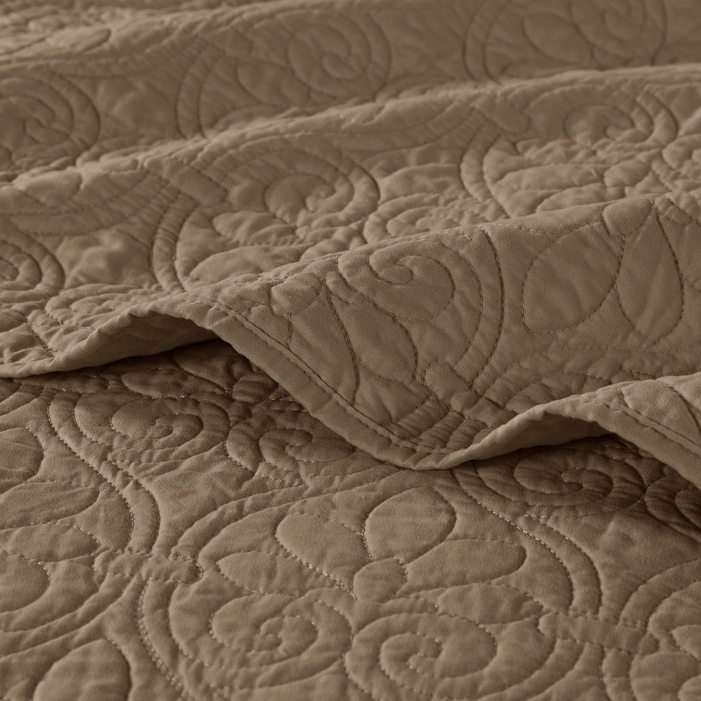 Reversible Quilt Set with Antimicrobial Treatment - Mocha