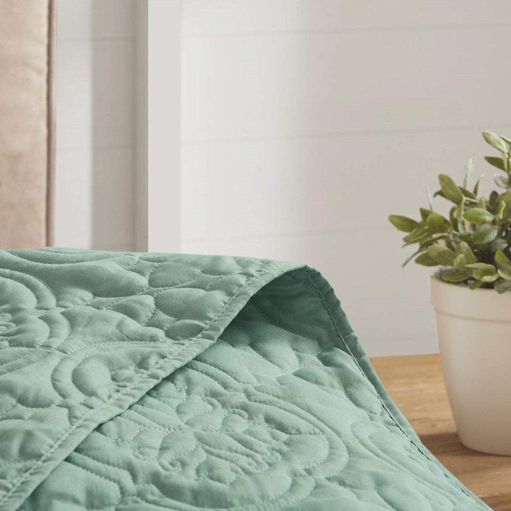 Seafoam Reversible Bedspread Set with Quilted Medallion Design - King/Cal King