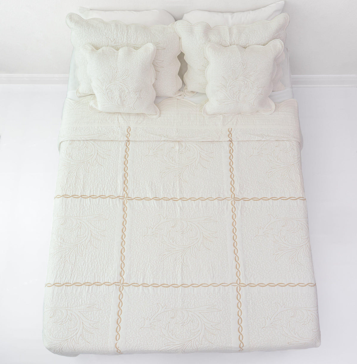 DaDa Bedding Elegant White Floral Beige Matelassé 100% Cotton Coverlet 5Pcs Bedspread Set - King Size (DXJ101796)